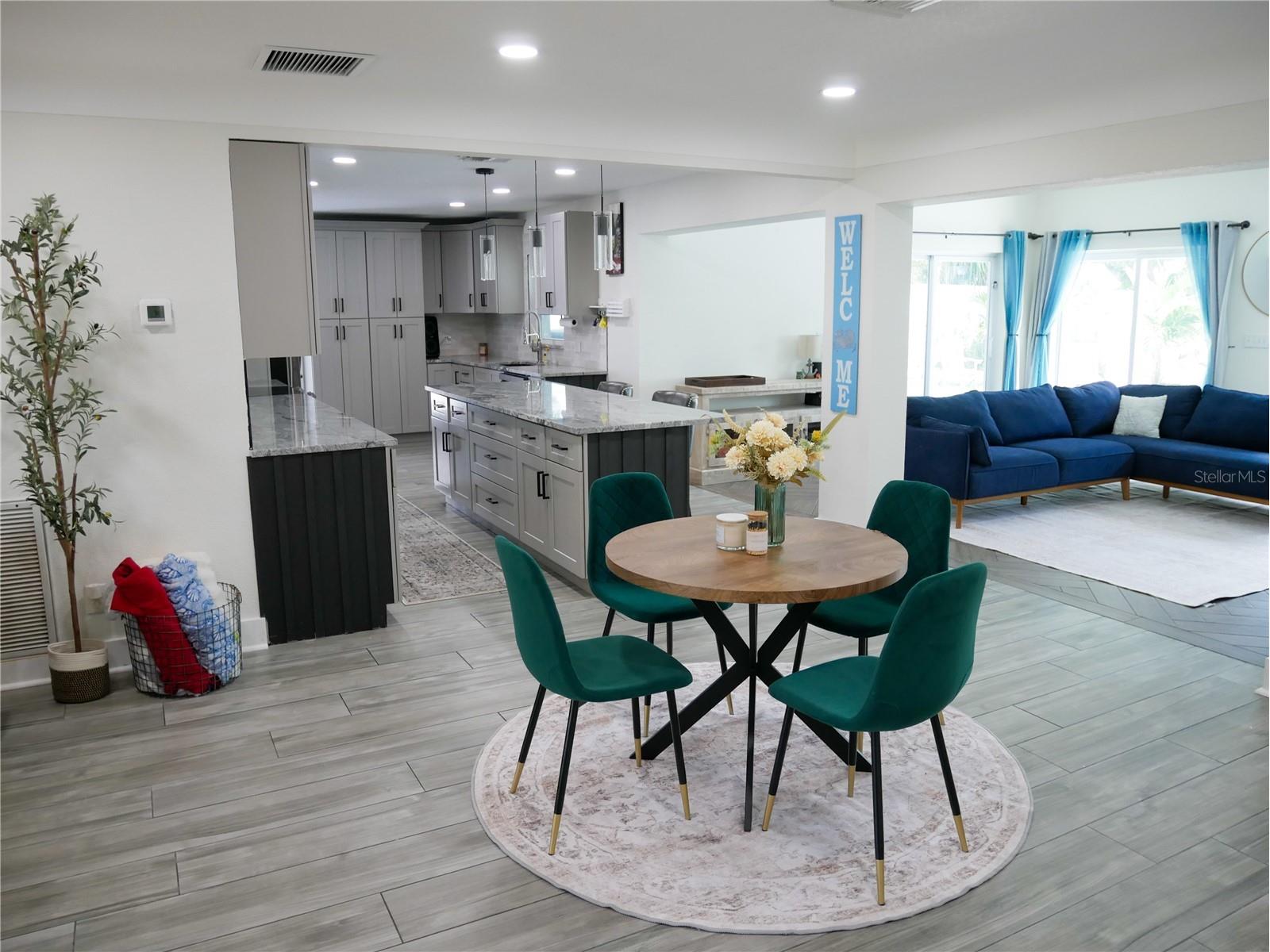 8280 32nd Avenue N Saint Petersburg FL 33710 TB8527852 image3