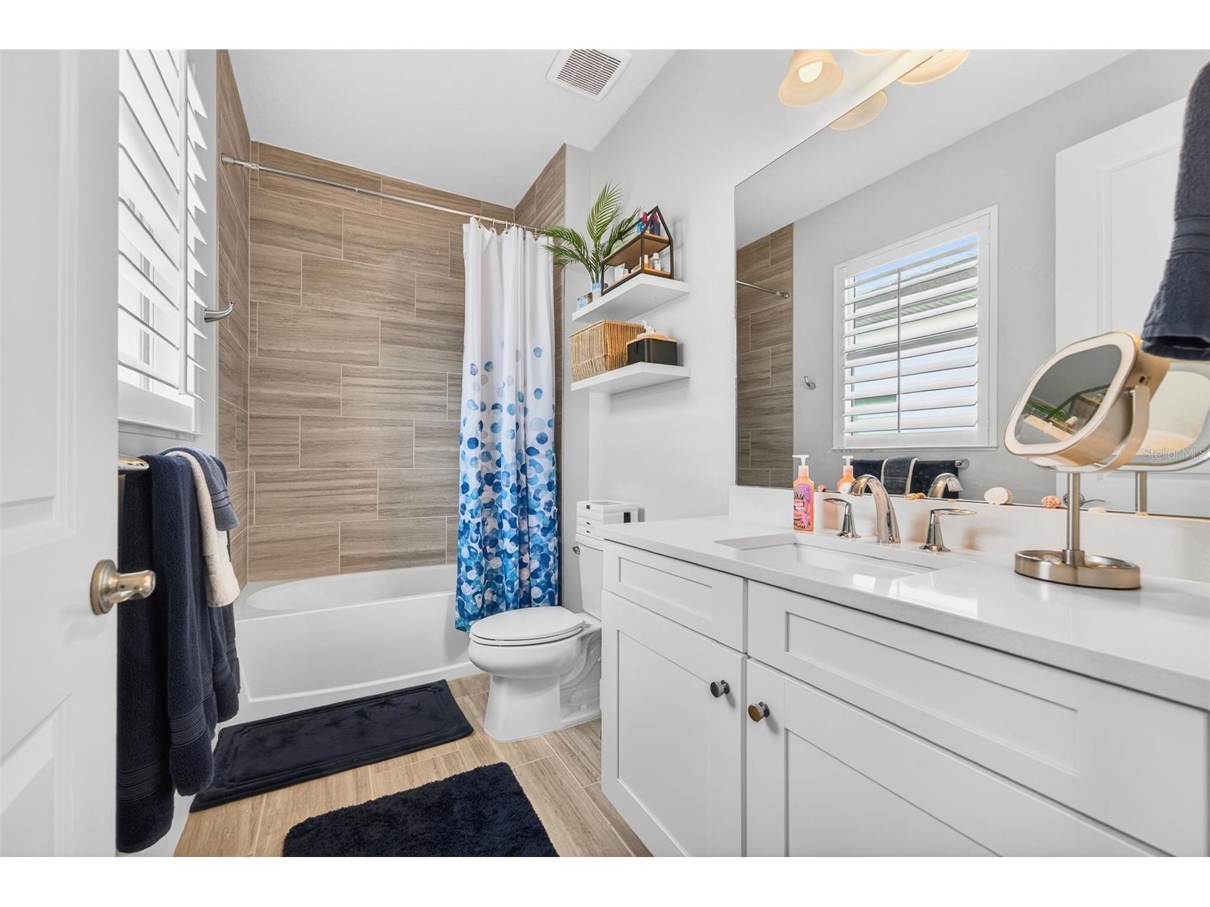 8280 Redonda Loop Lakewood Ranch FL 34202 A4676403 image43