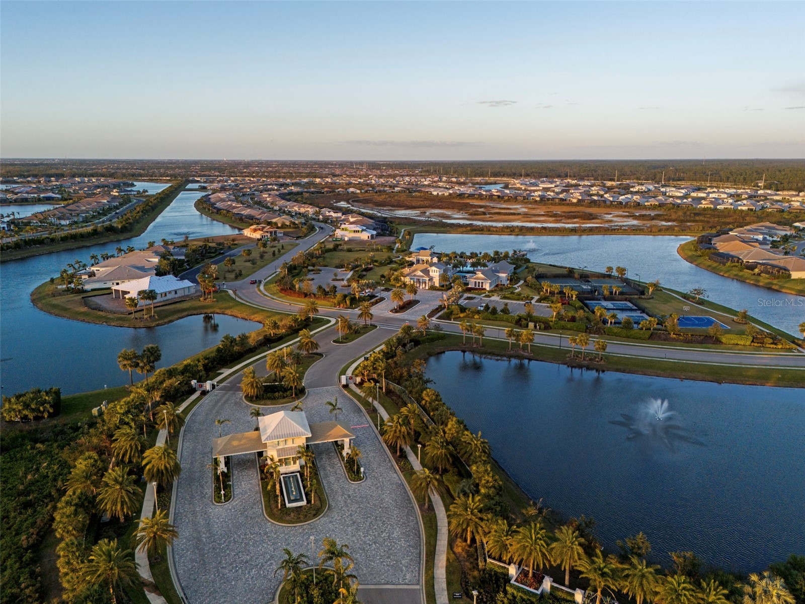 8280 Redonda Loop Lakewood Ranch FL 34202 A4676403 image97