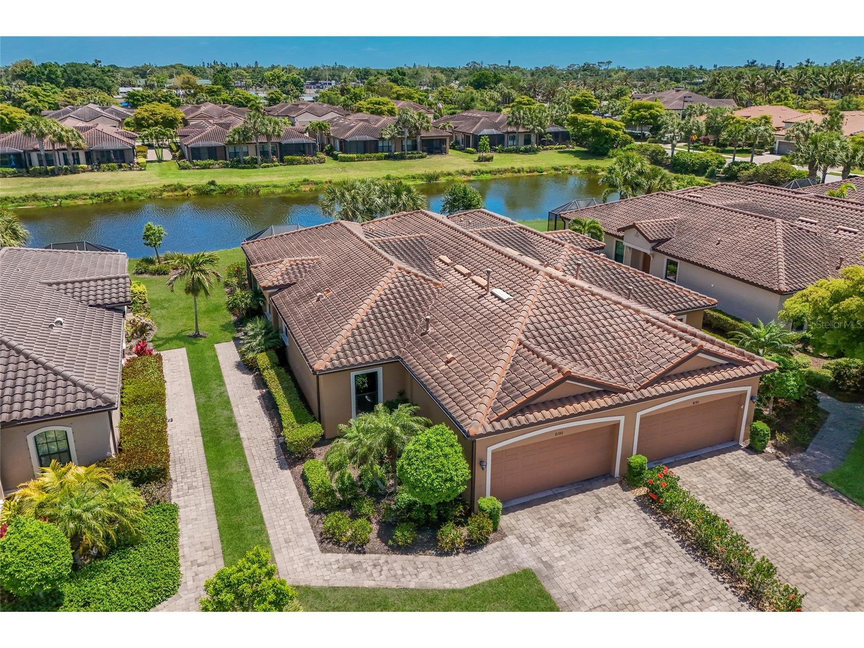 8280 Varenna Drive Sarasota FL 34231 A4690407 image1