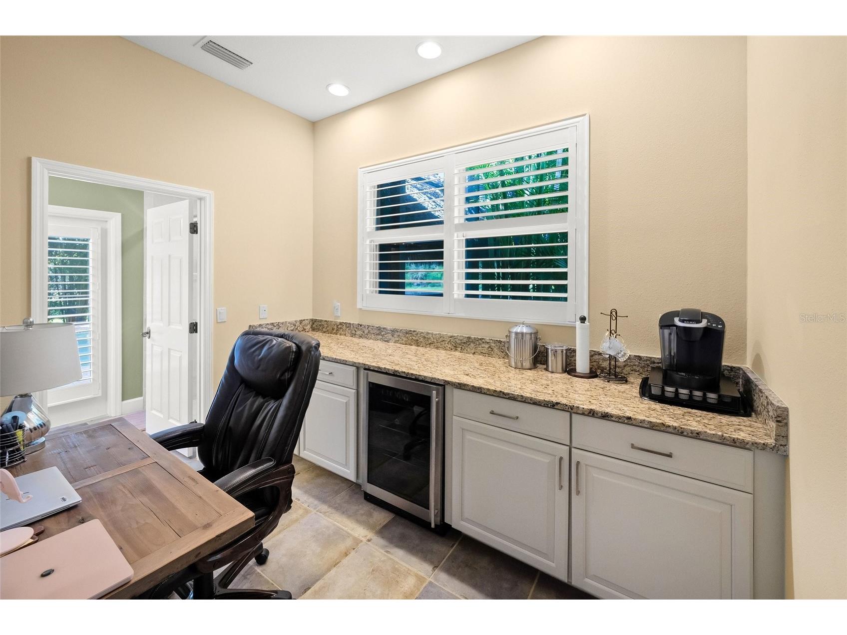 8282 Barton Farms Boulevard Sarasota FL 34240 A4689205 image51