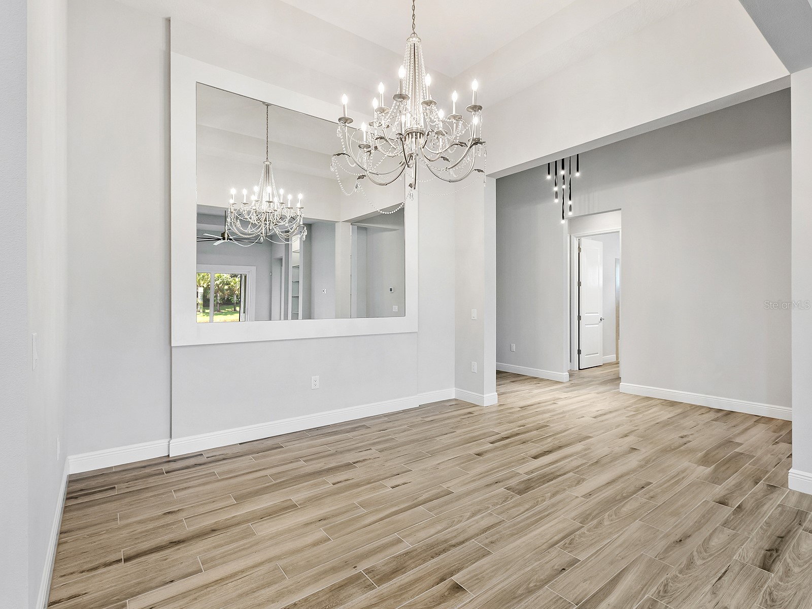 8282 Grande Shores Drive Sarasota FL 34240 A4697772 image17
