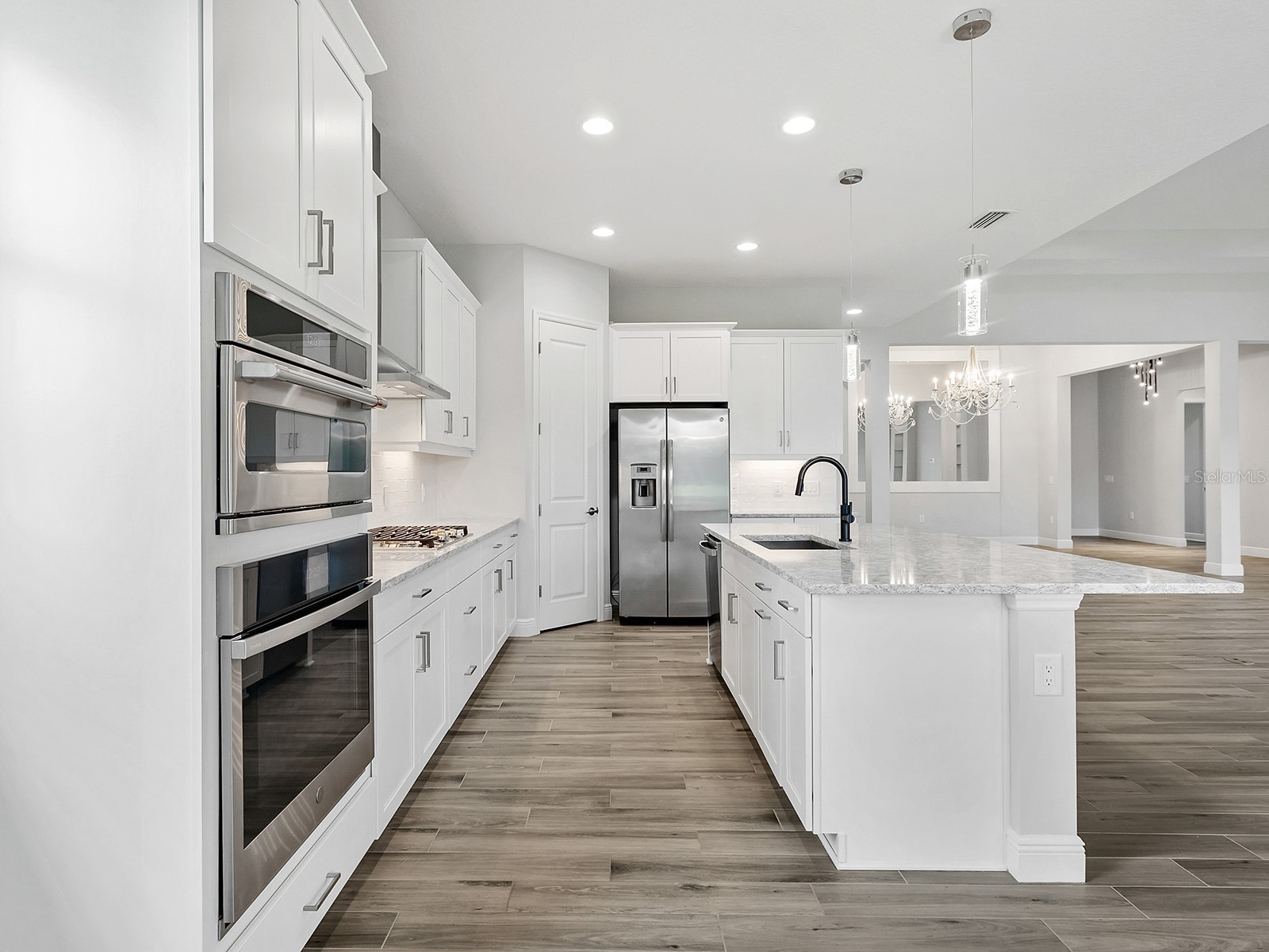 8282 Grande Shores Drive Sarasota FL 34240 A4697772 image25