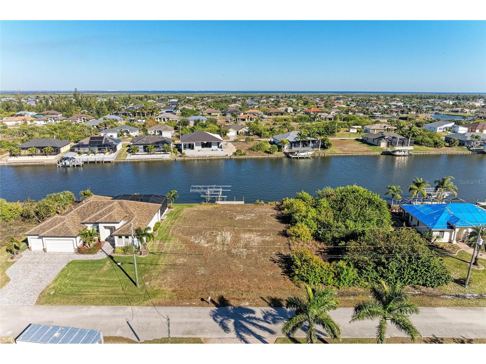 8282 Tracy Circle Port Charlotte FL 33981 - TRACY WATERWAY D6146059 image1