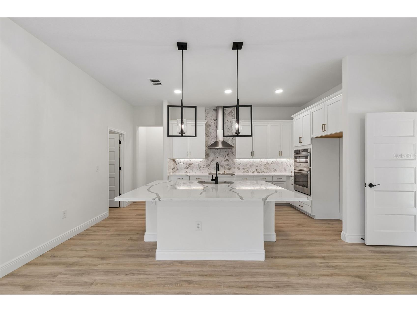 8283 Nittany Road Weeki Wachee FL 34613 W7882342 image17