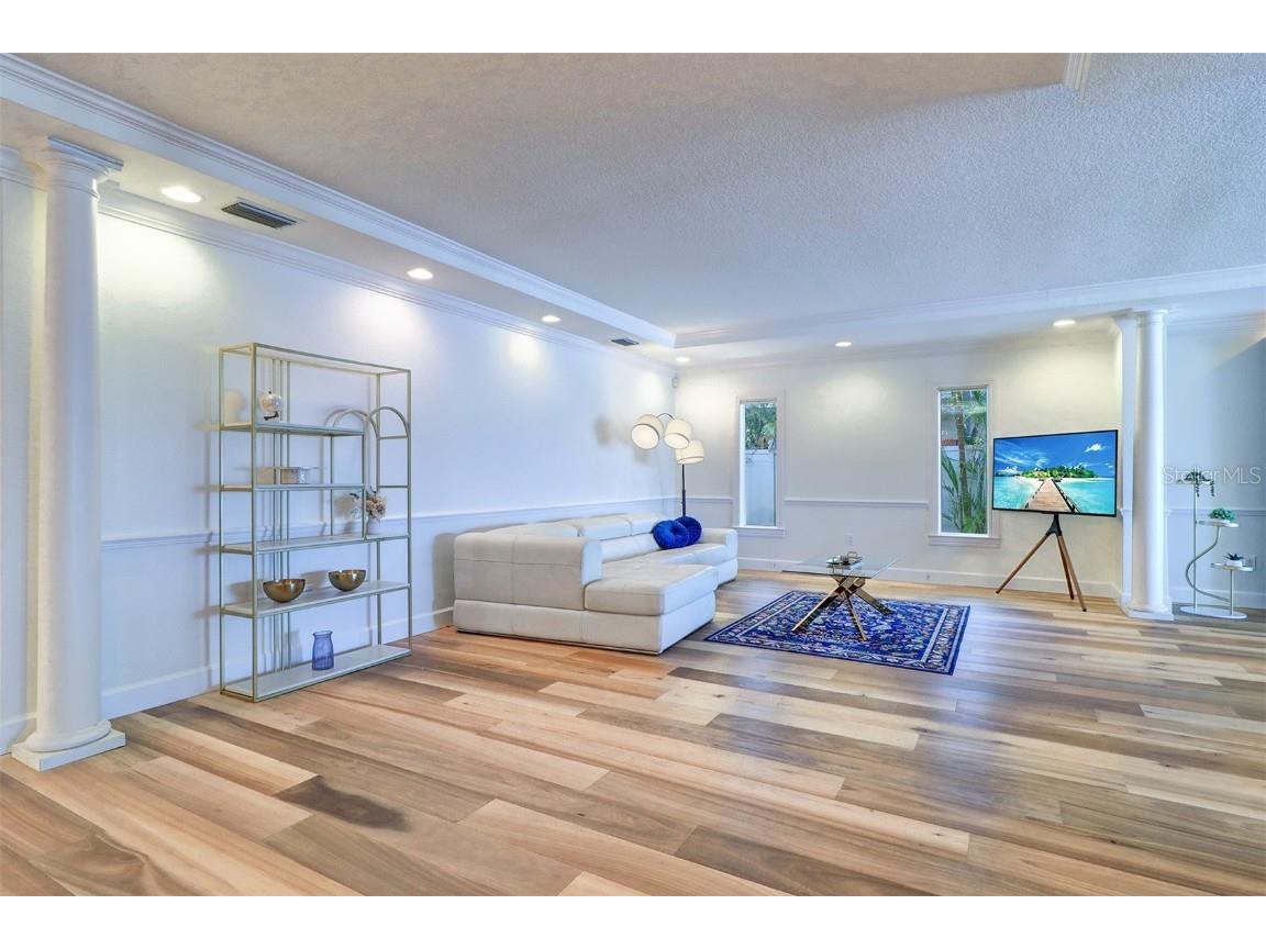 8286 30th Avenue N Saint Petersburg FL 33710 TB8405645 image11