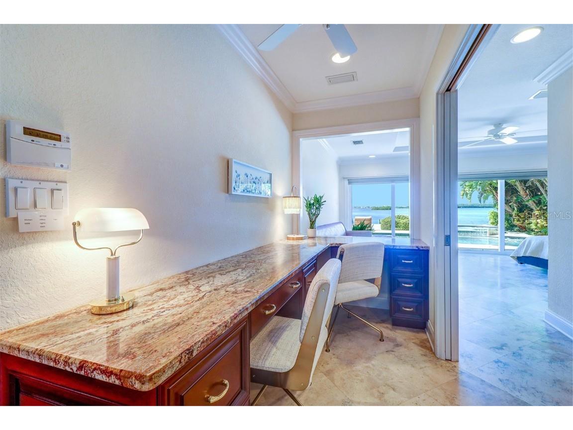 8286 30th Avenue N Saint Petersburg FL 33710 TB8405645 image23