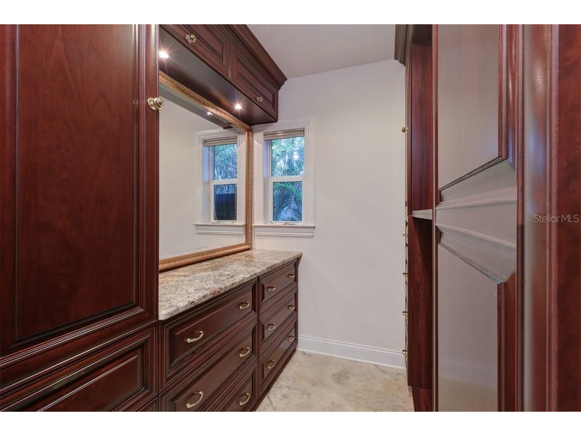 8286 30th Avenue N Saint Petersburg FL 33710 TB8405645 image25