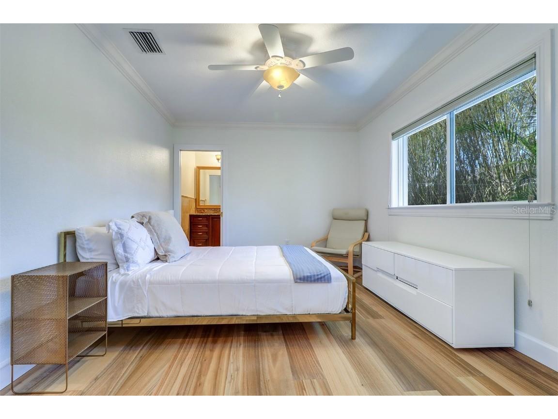 8286 30th Avenue N Saint Petersburg FL 33710 TB8405645 image28