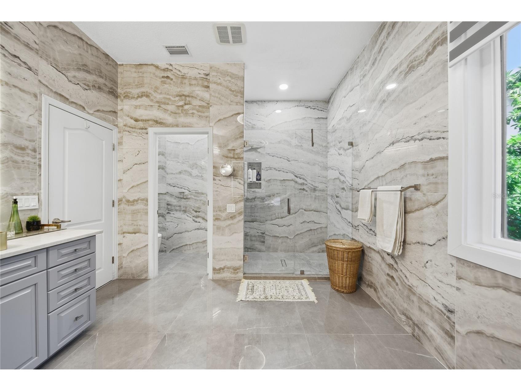 8286 N 97th N St Seminole FL 33777 TB8511247 image23