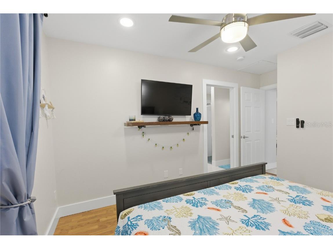 8288 137th Lane Seminole FL 33776 TB8456111 image19