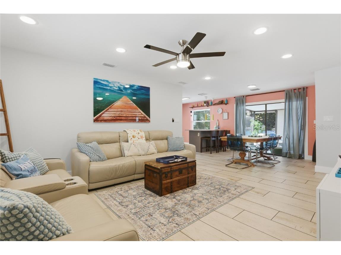 8288 137th Lane Seminole FL 33776 TB8456111 image3