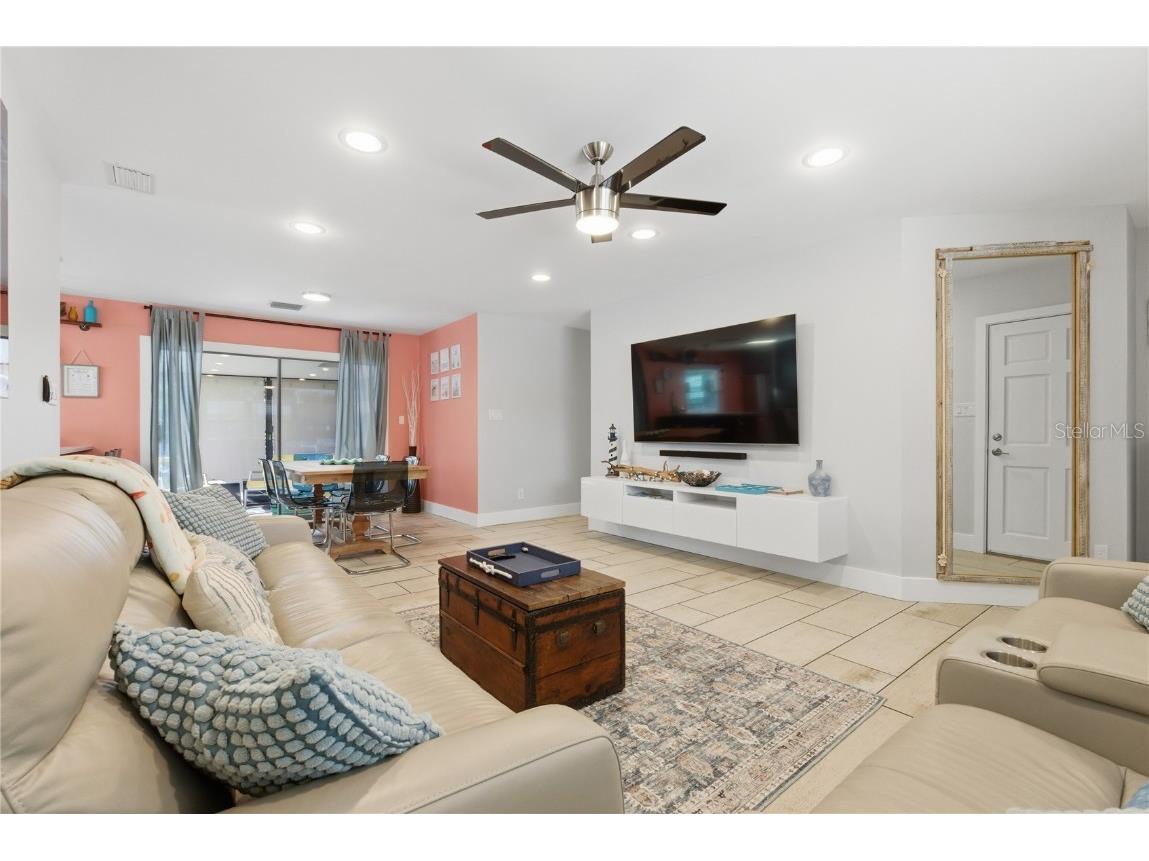 8288 137th Lane Seminole FL 33776 TB8456111 image6