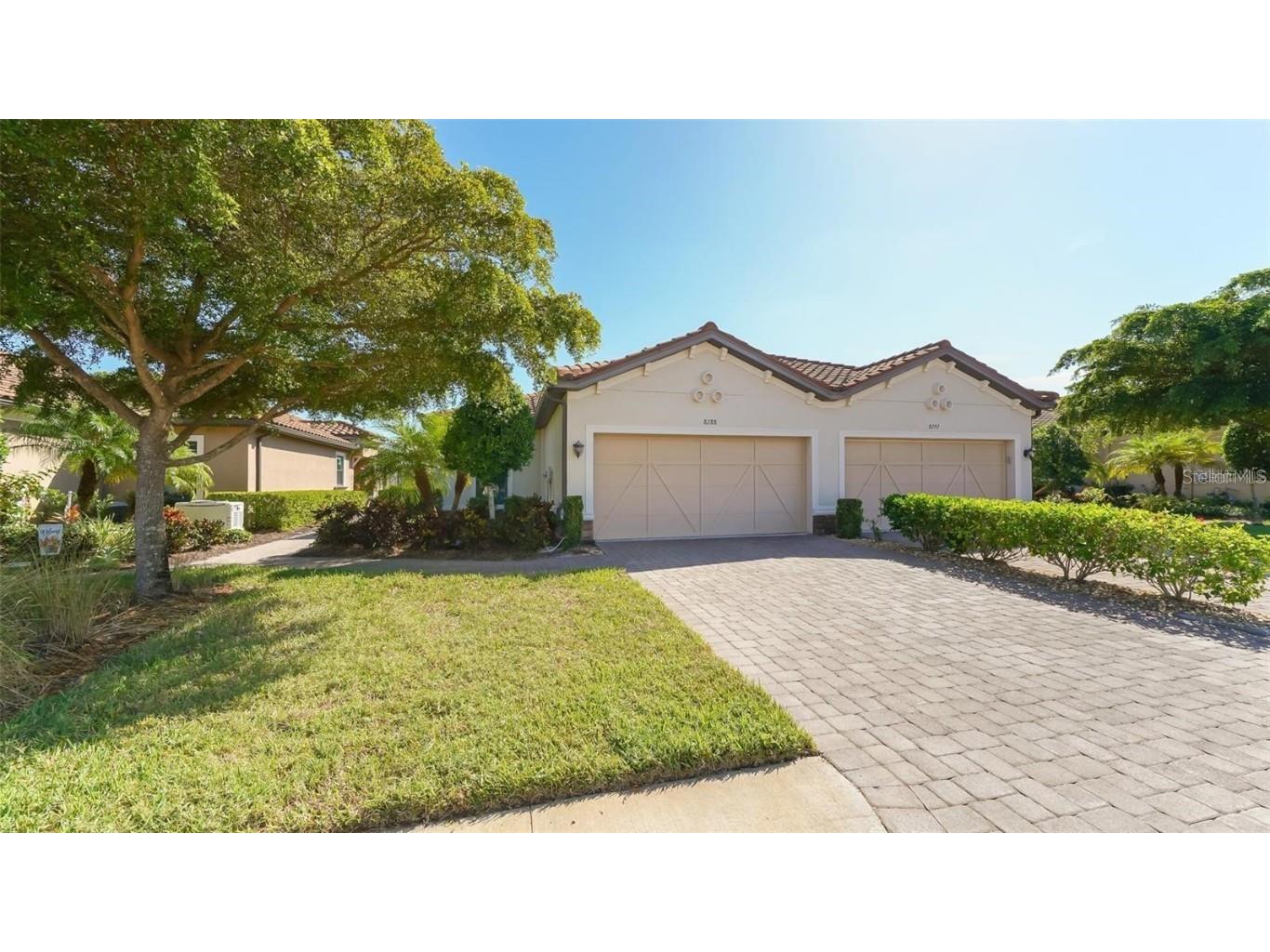 8288 Varenna Drive Sarasota FL 34231 A4605809 image1