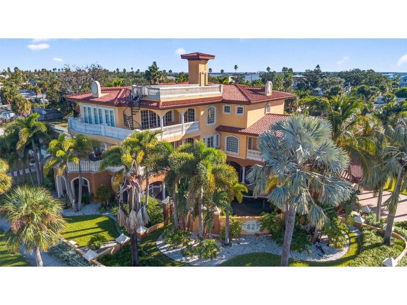 829 Bruce Avenue Clearwater Beach FL 33767 TB8441451 image1