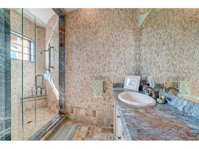 829 Bruce Avenue Clearwater Beach FL 33767 TB8441451 image32