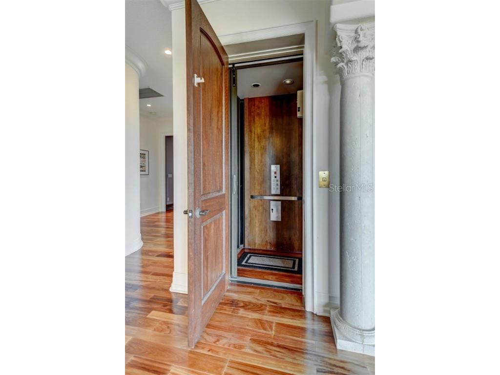 829 Bruce Avenue Clearwater Beach FL 33767 TB8441451 image45