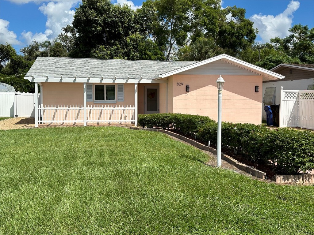 829 Pineland Avenue Venice FL 34285 C7498506 image1