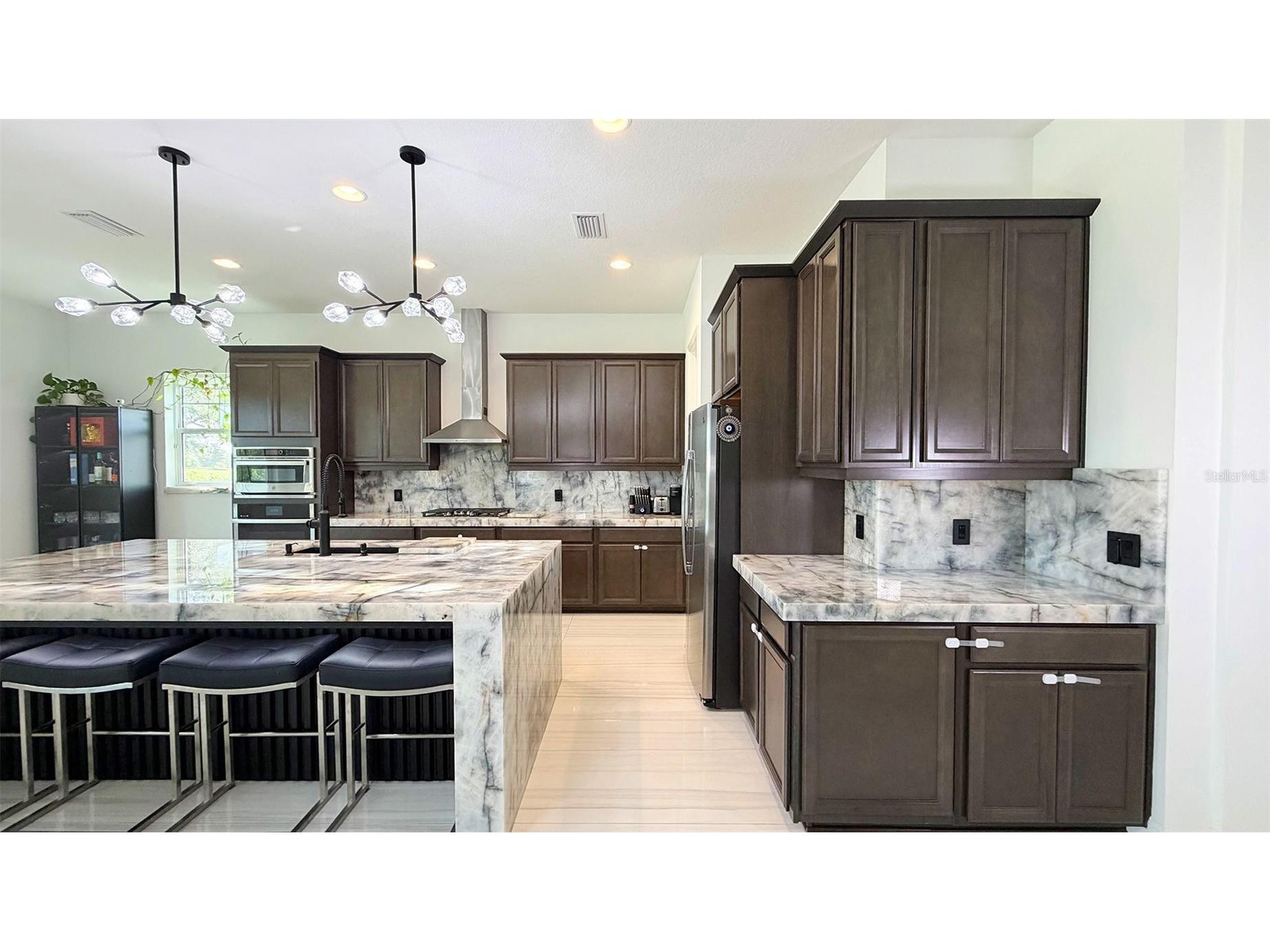 8294 Grande Shores Drive Sarasota FL 34240 A4694938 image12