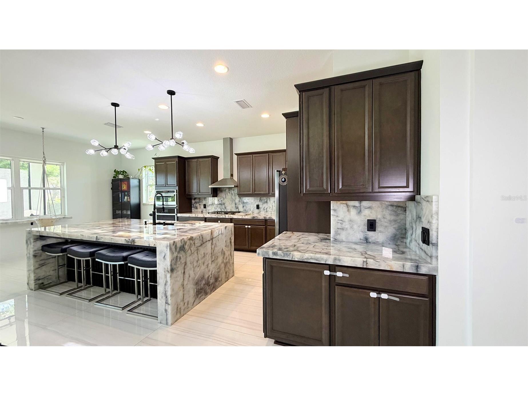8294 Grande Shores Drive Sarasota FL 34240 A4694938 image13