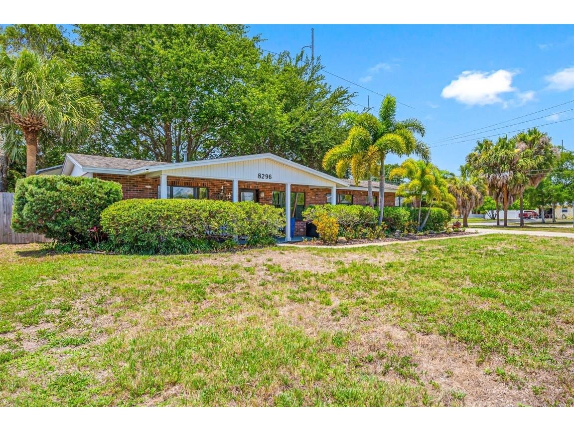 8296 15th Way N Saint Petersburg FL 33702 TB8342904 image1