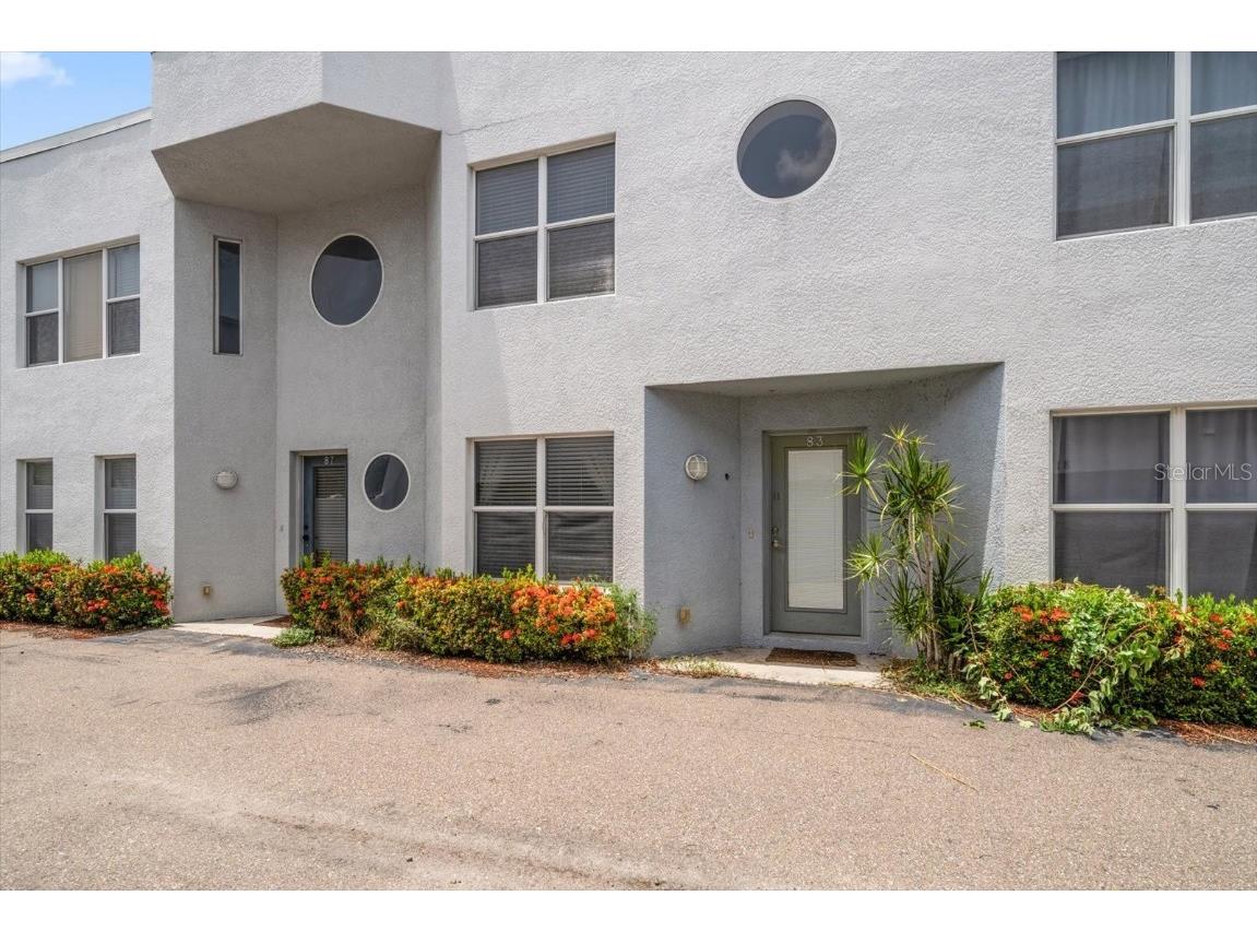 83 16th Street S Saint Petersburg FL 33705 U8241396 image1