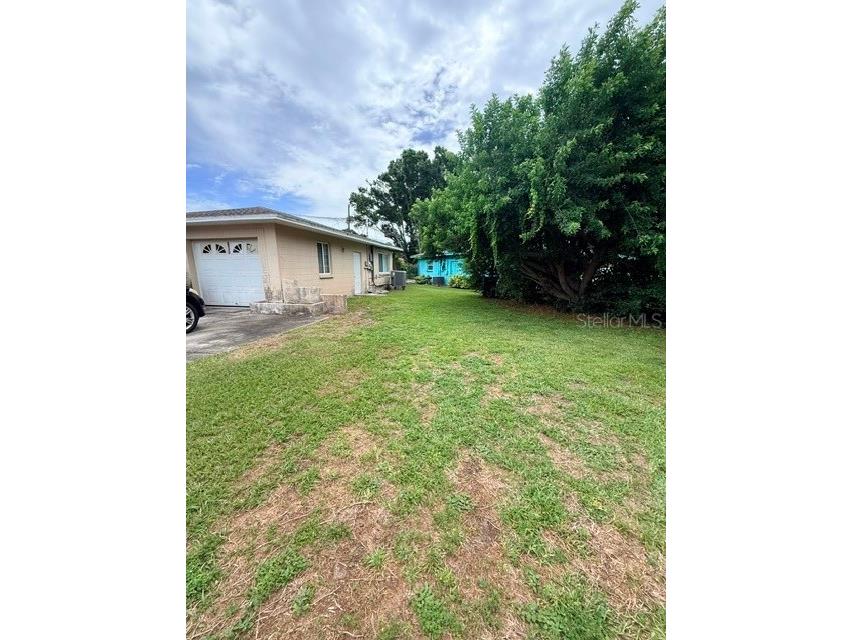 830 55th Avenue S Saint Petersburg FL 33705 TB8514646 image3