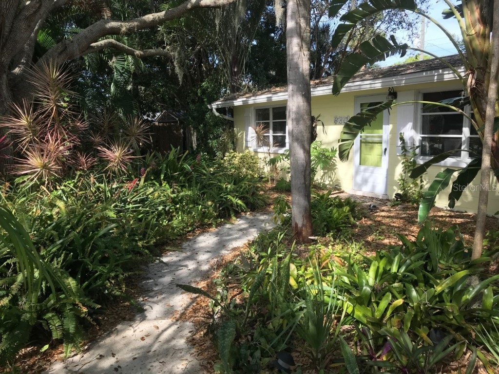 830 E 3rd Street Englewood FL 34223 D6123208 image1