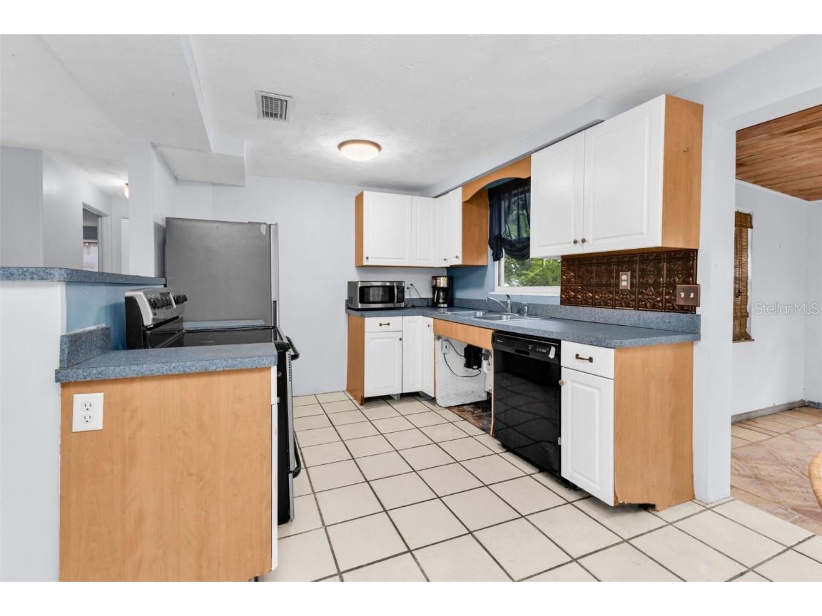 830 E 3rd Street Englewood FL 34223 C7519249 image10