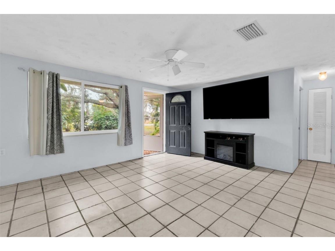 830 E 3rd Street Englewood FL 34223 C7519249 image4