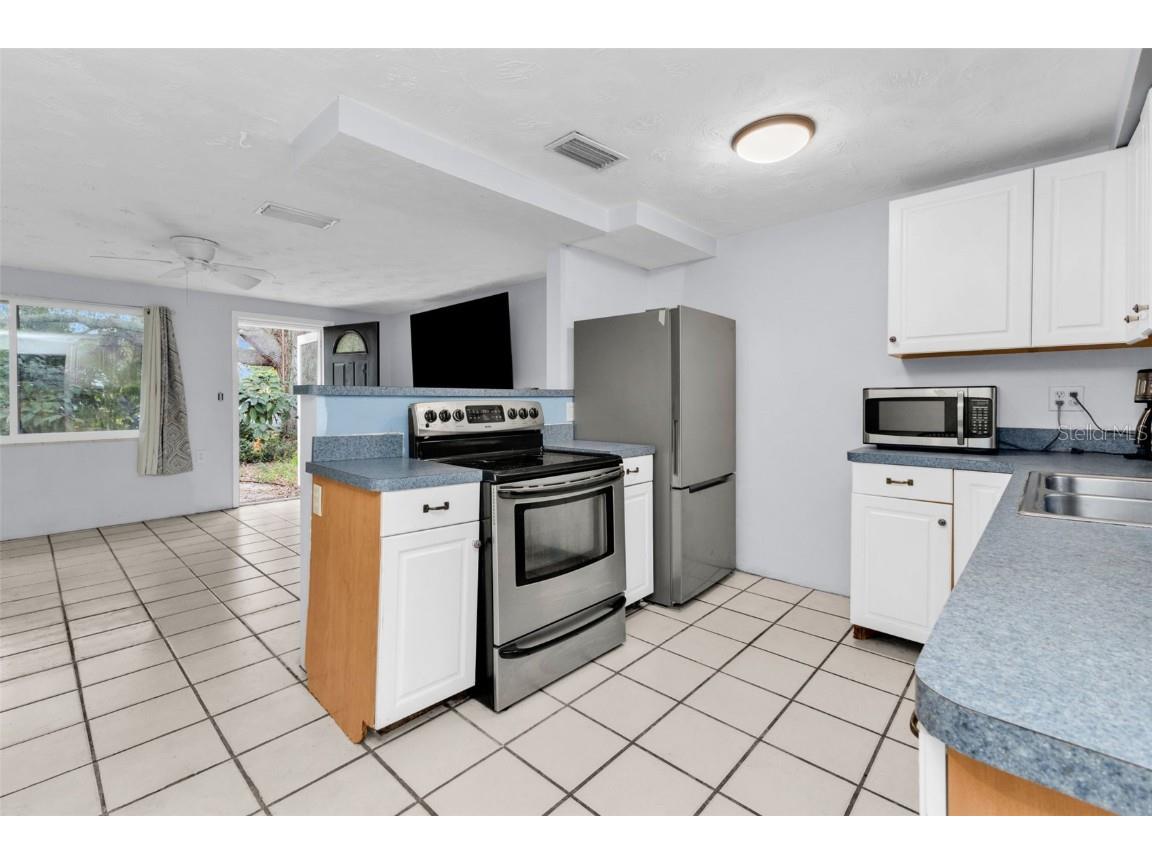 830 E 3rd Street Englewood FL 34223 C7519249 image9