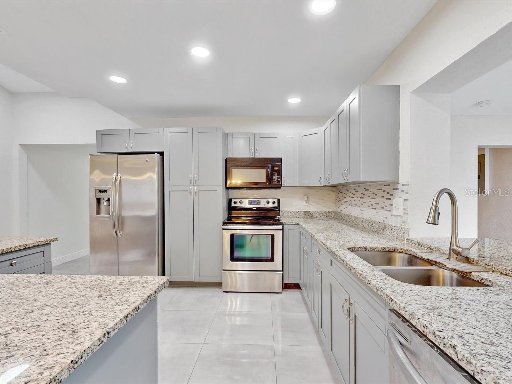 830 E Flag Lane Kissimmee FL 34759 S5120893 image8