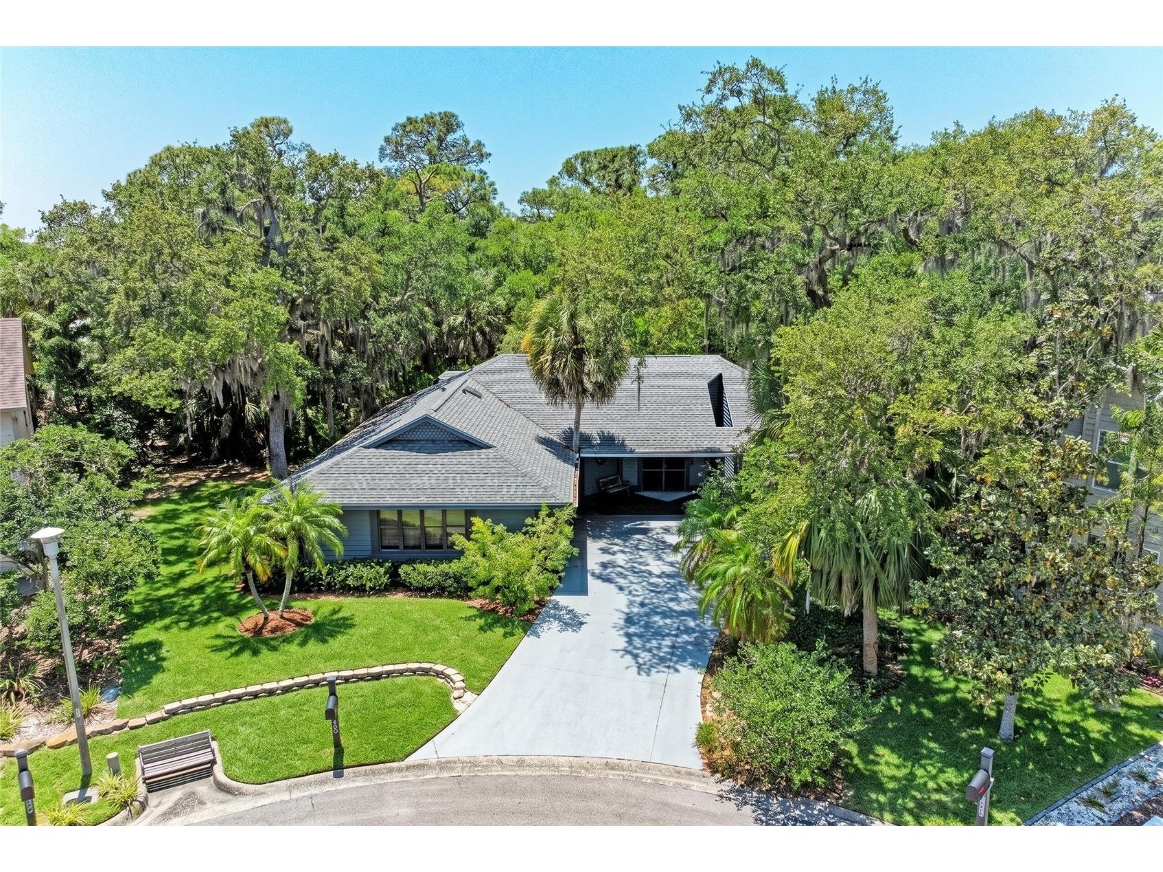 830 Hammockwood Court Sarasota FL 34232 A4691916 image1