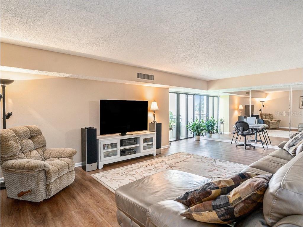 830 S Gulfview Boulevard #102 Clearwater Beach FL 33767 TB8383693 image3