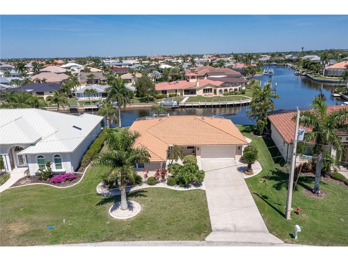 830 Via Tunis Punta Gorda FL 33950 - SEA BASS STRAIT CANAL C7491249 image1