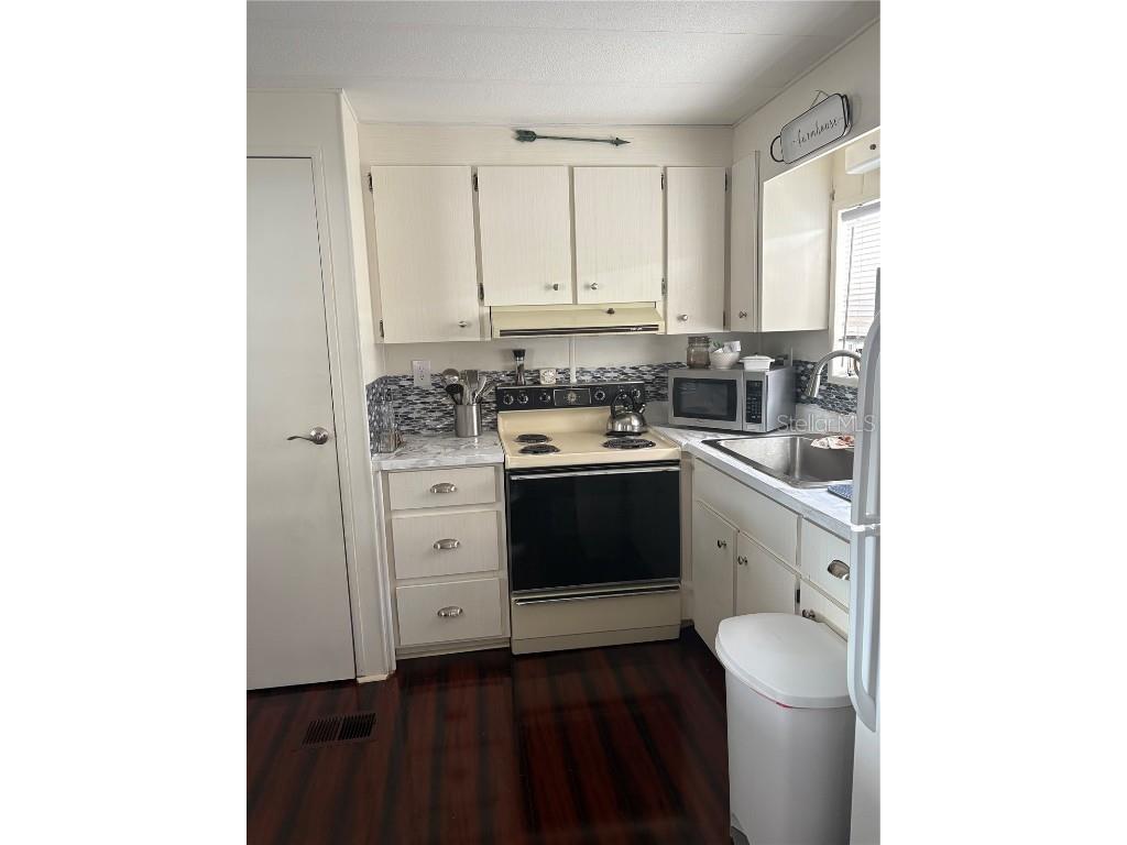 8300 Seminole Boulevard #229 Seminole FL 33772 TB8434886 image5