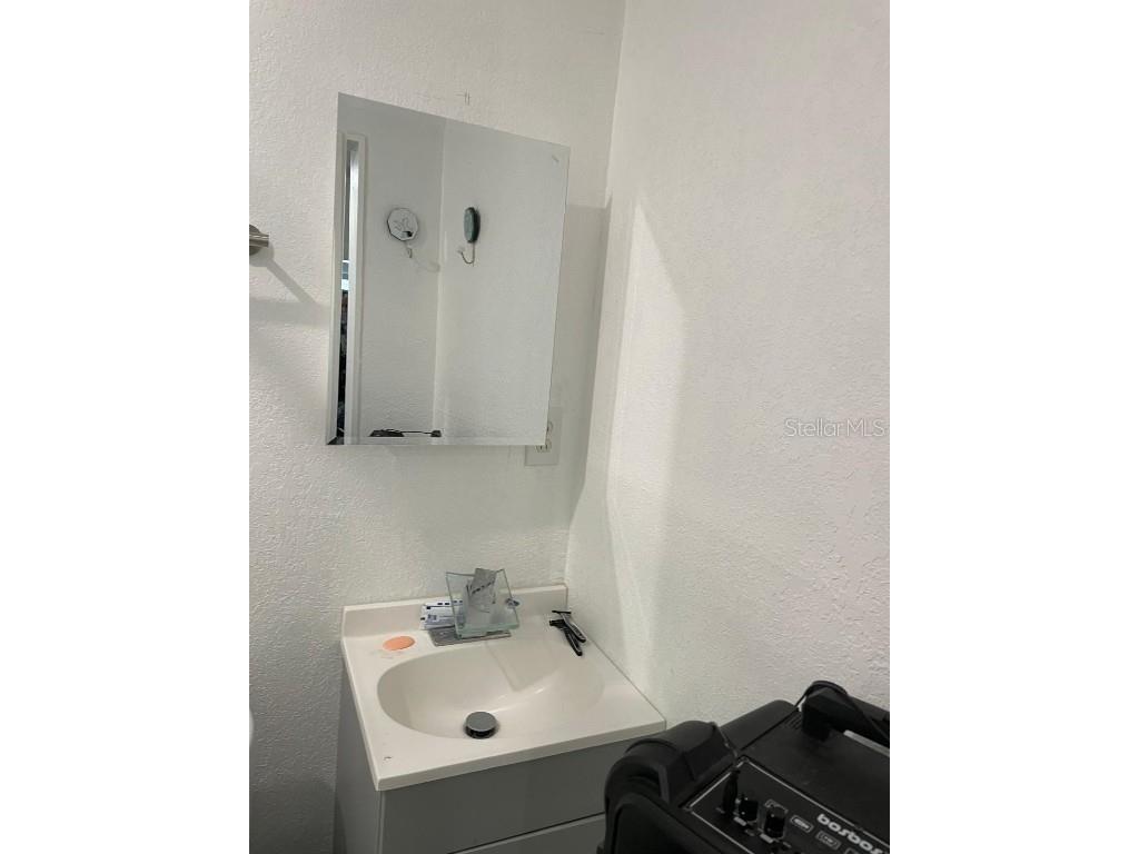 8301 Lopez Drive Tampa FL 33615 TB8448073 image32