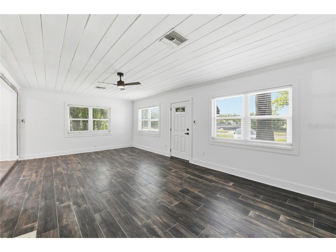 8301 Riverside Drive NE Saint Petersburg FL 33702 O6363359 image2