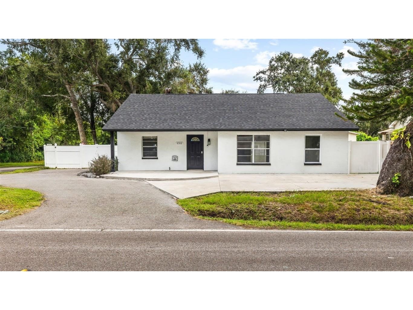 8302 Jackson Springs Road Tampa FL 33615 TB8425627 image1