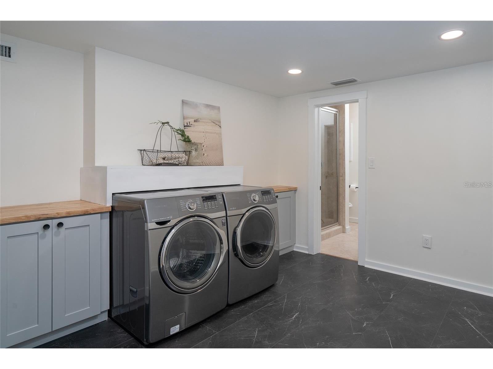 8303 N River Oaks Court Tampa FL 33617 TB8486414 image16