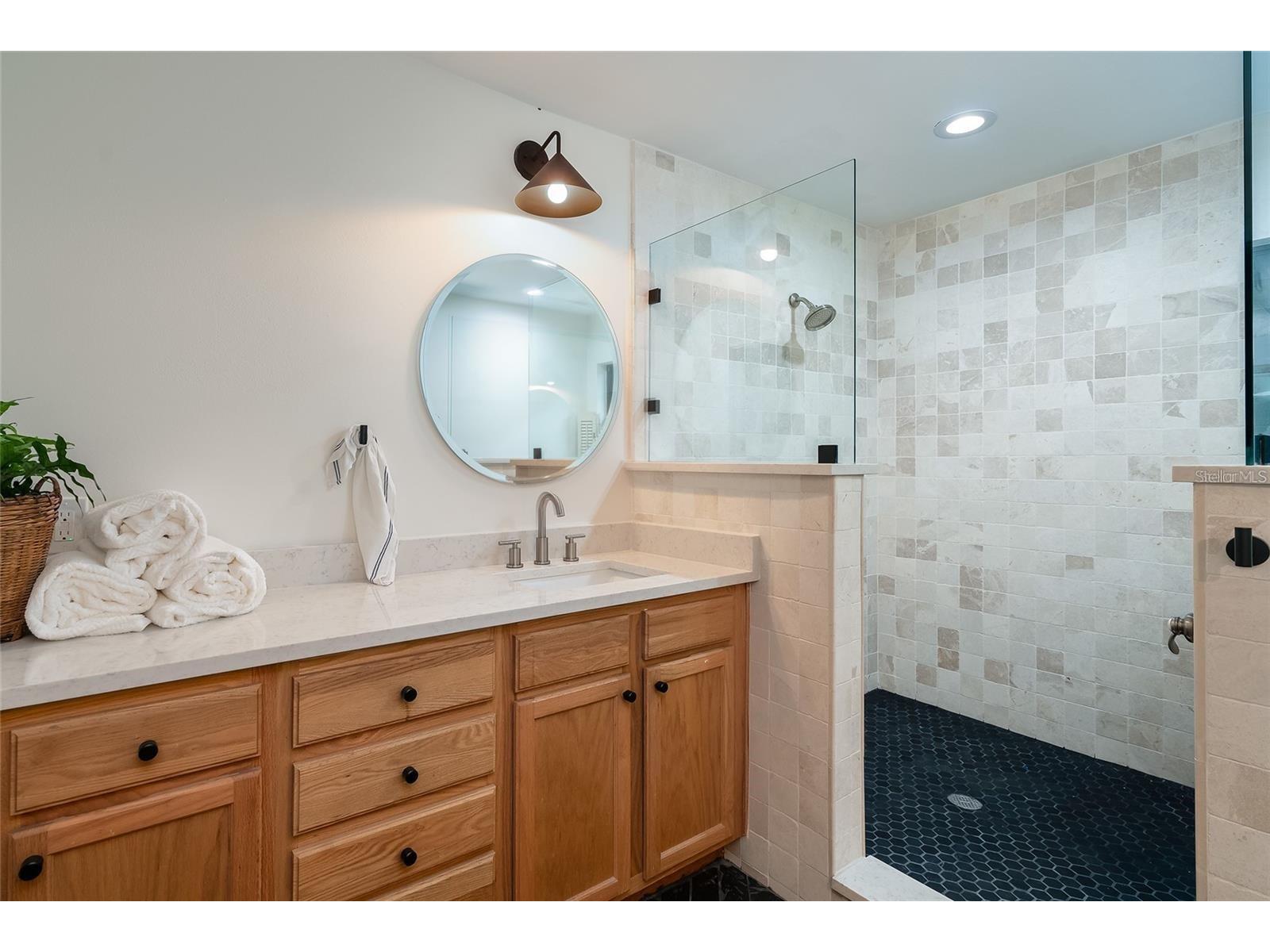 8303 N River Oaks Court Tampa FL 33617 TB8486414 image21