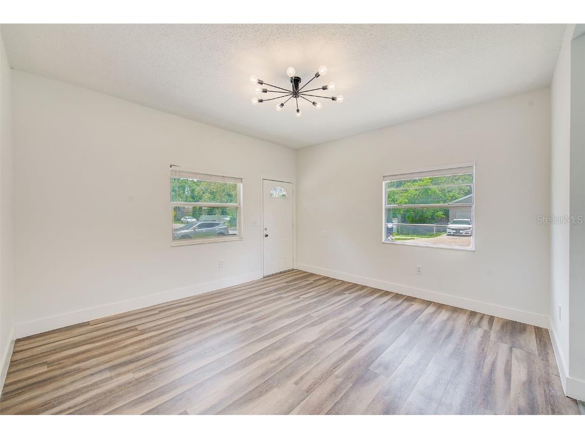 8304 N 13th Street Tampa FL 33604 TB8396870 image3