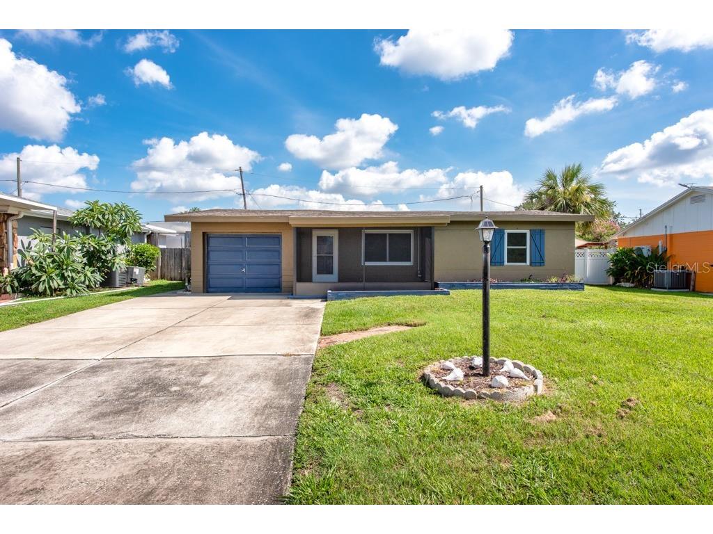 8305 75th Place Seminole FL 33777 TB8384042 image1