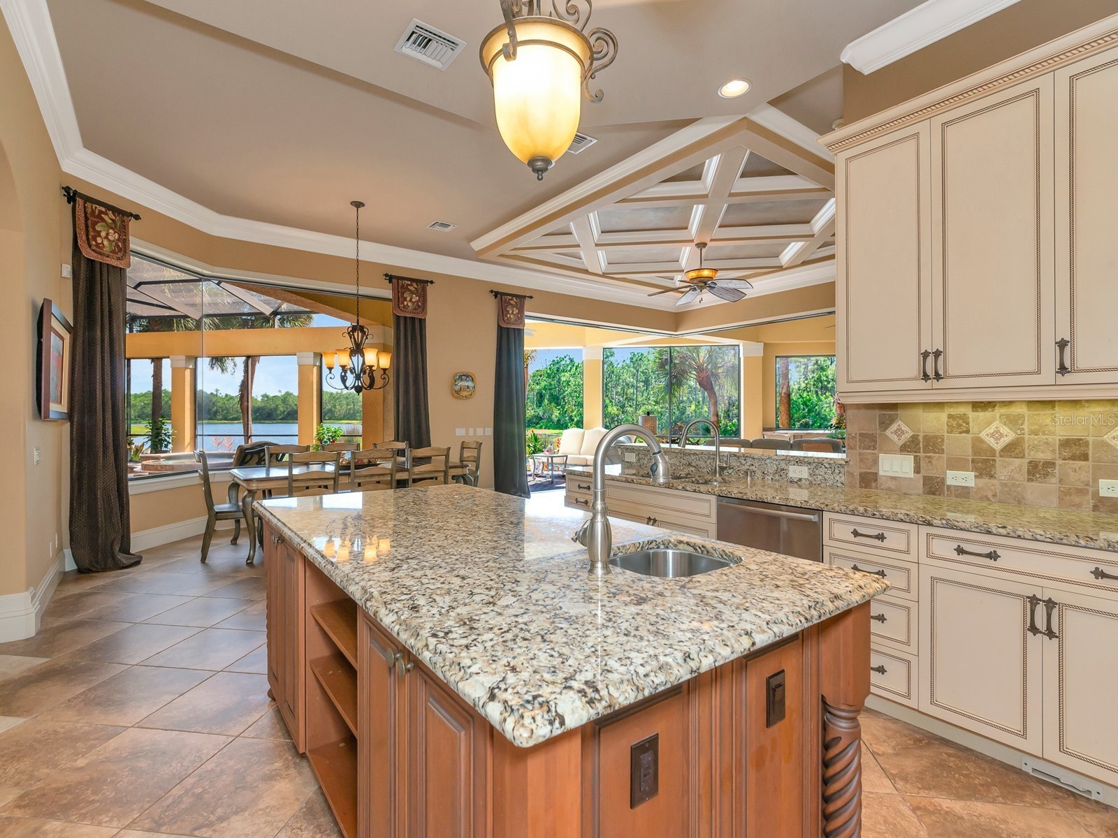 8305 Farington Court Bradenton FL 34202 - THE CONCESSION A4664635 image14