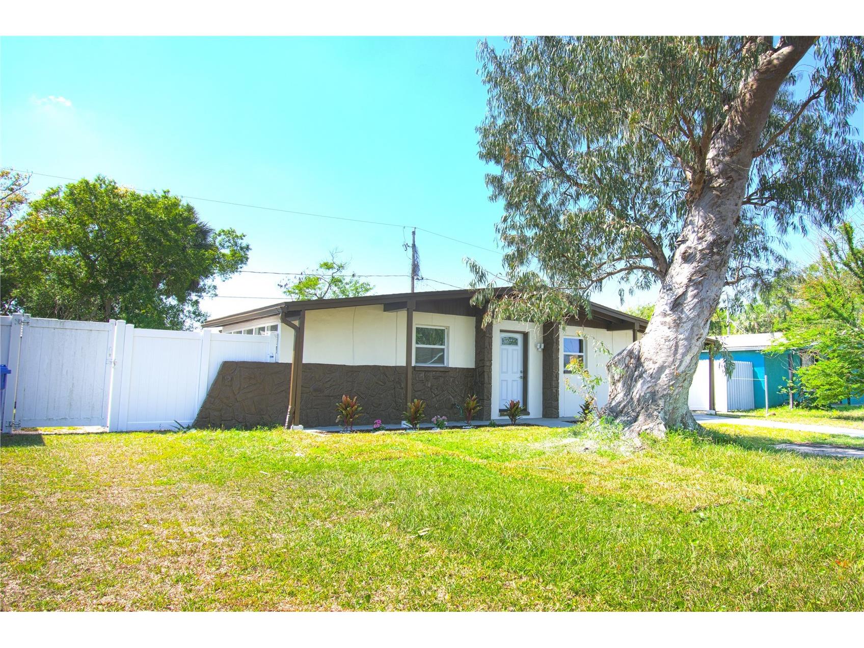 8307 Libby Lane Tampa FL 33619 TB8491444 image2