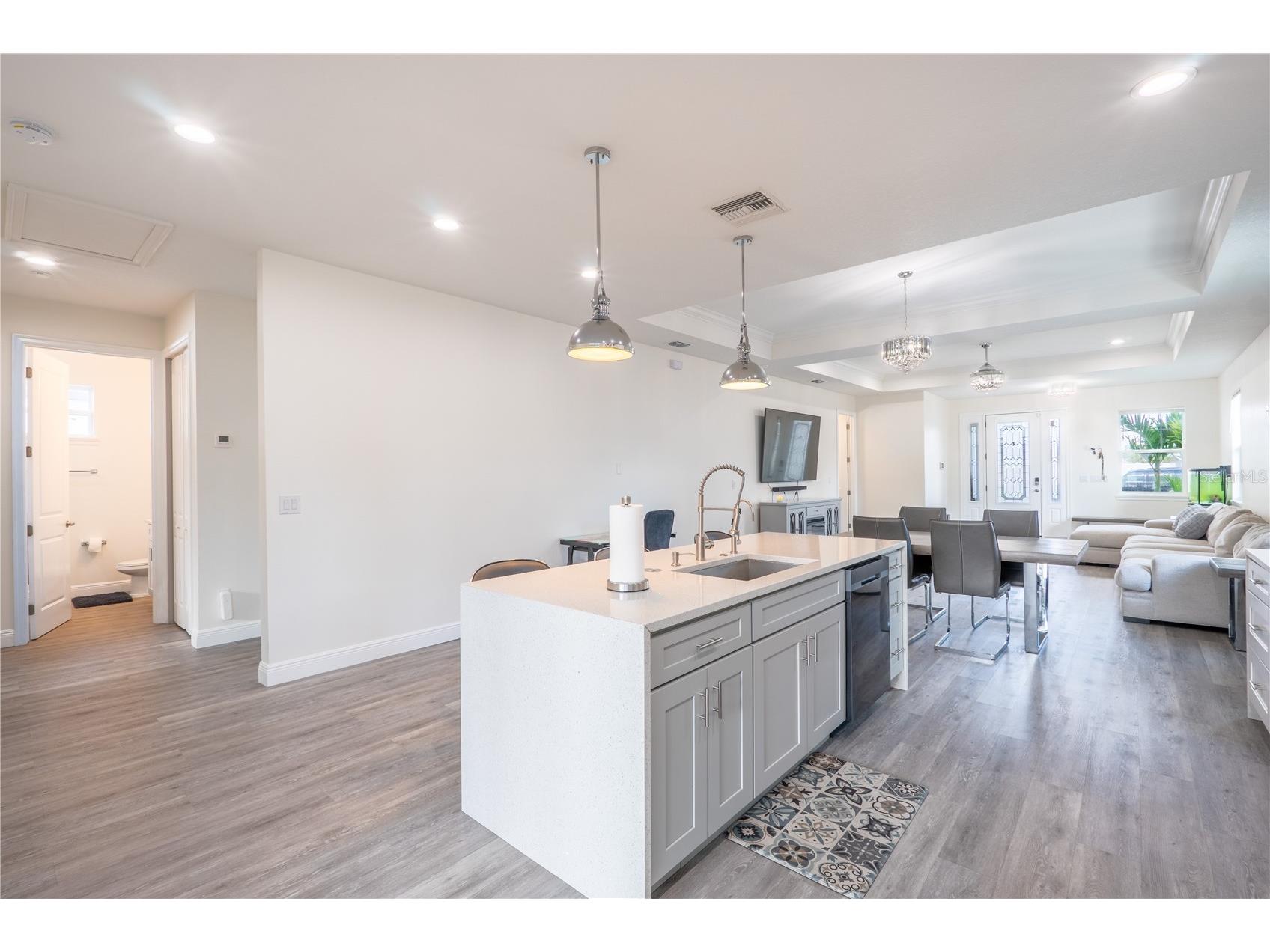 8307 N Gomez Avenue Tampa FL 33614 TB8521899 image8
