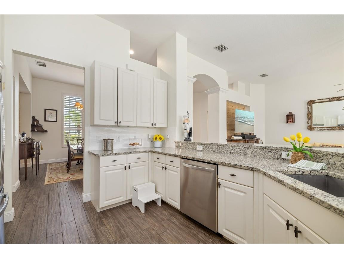 8307 Planters Knoll Terrace University Park FL 34201 A4663197 image18