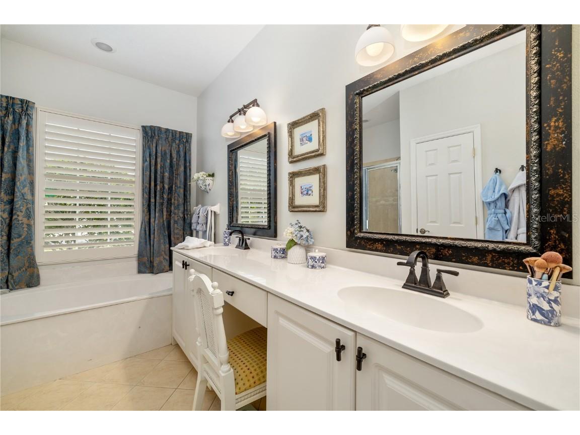 8307 Planters Knoll Terrace University Park FL 34201 A4663197 image29