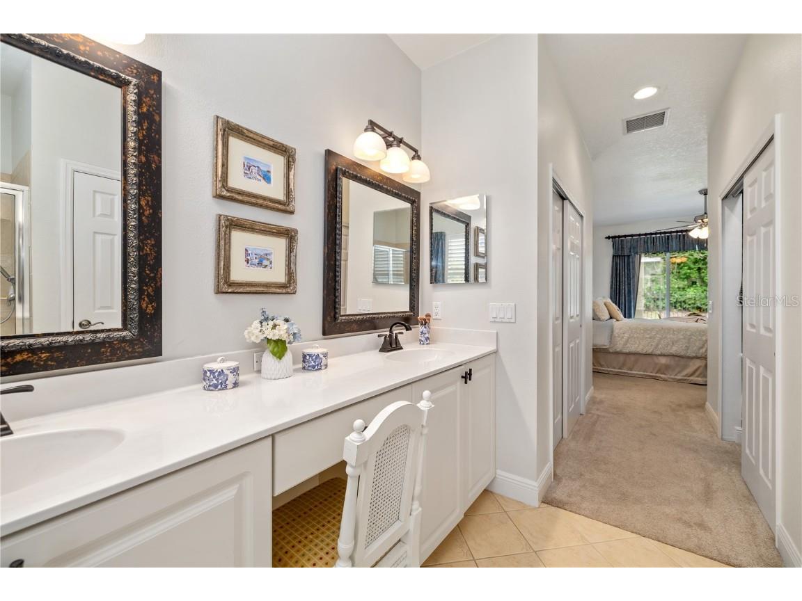 8307 Planters Knoll Terrace University Park FL 34201 A4663197 image32