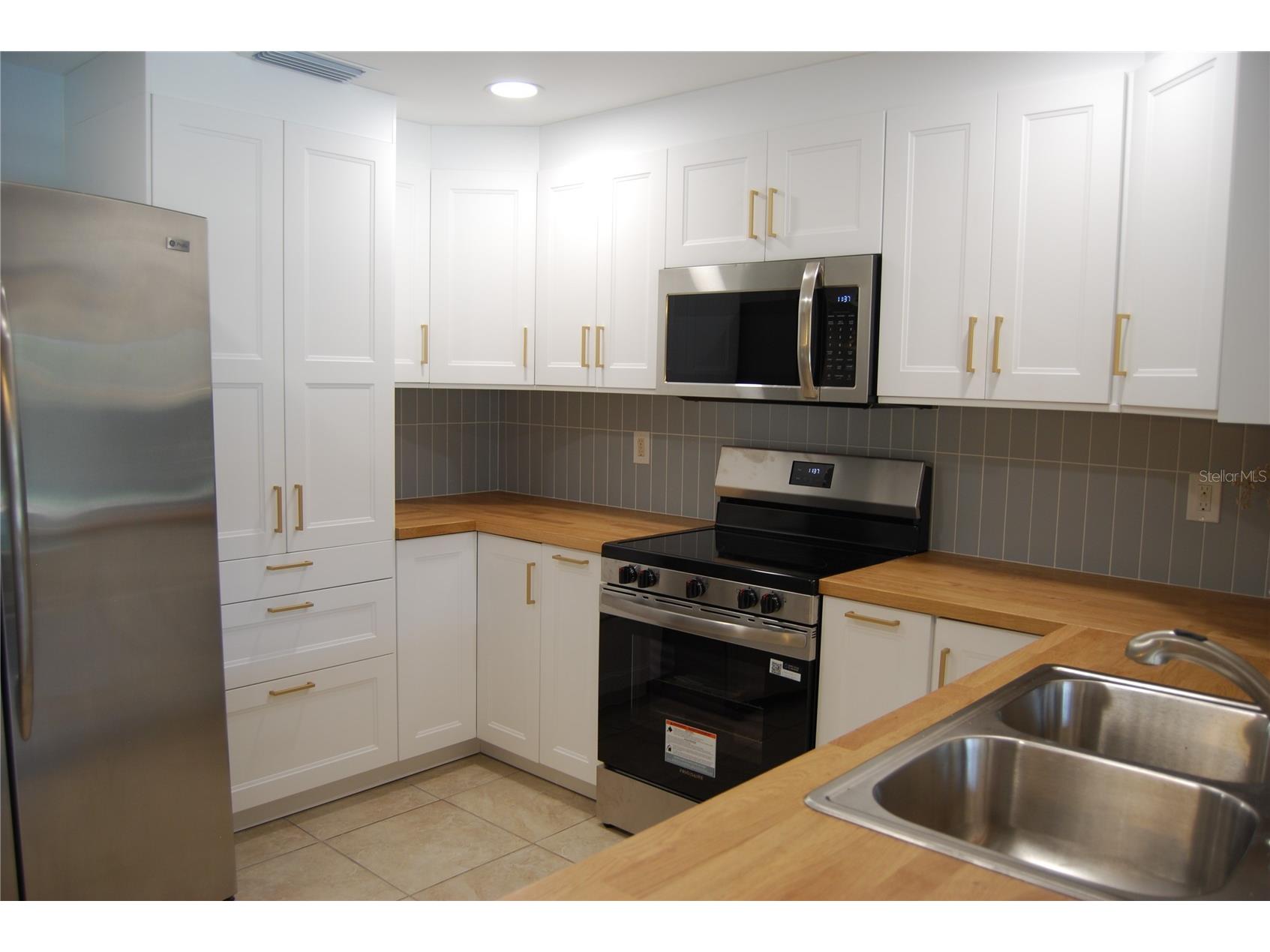 8307 Vallejo Place Tampa FL 33614 TB8517946 image15